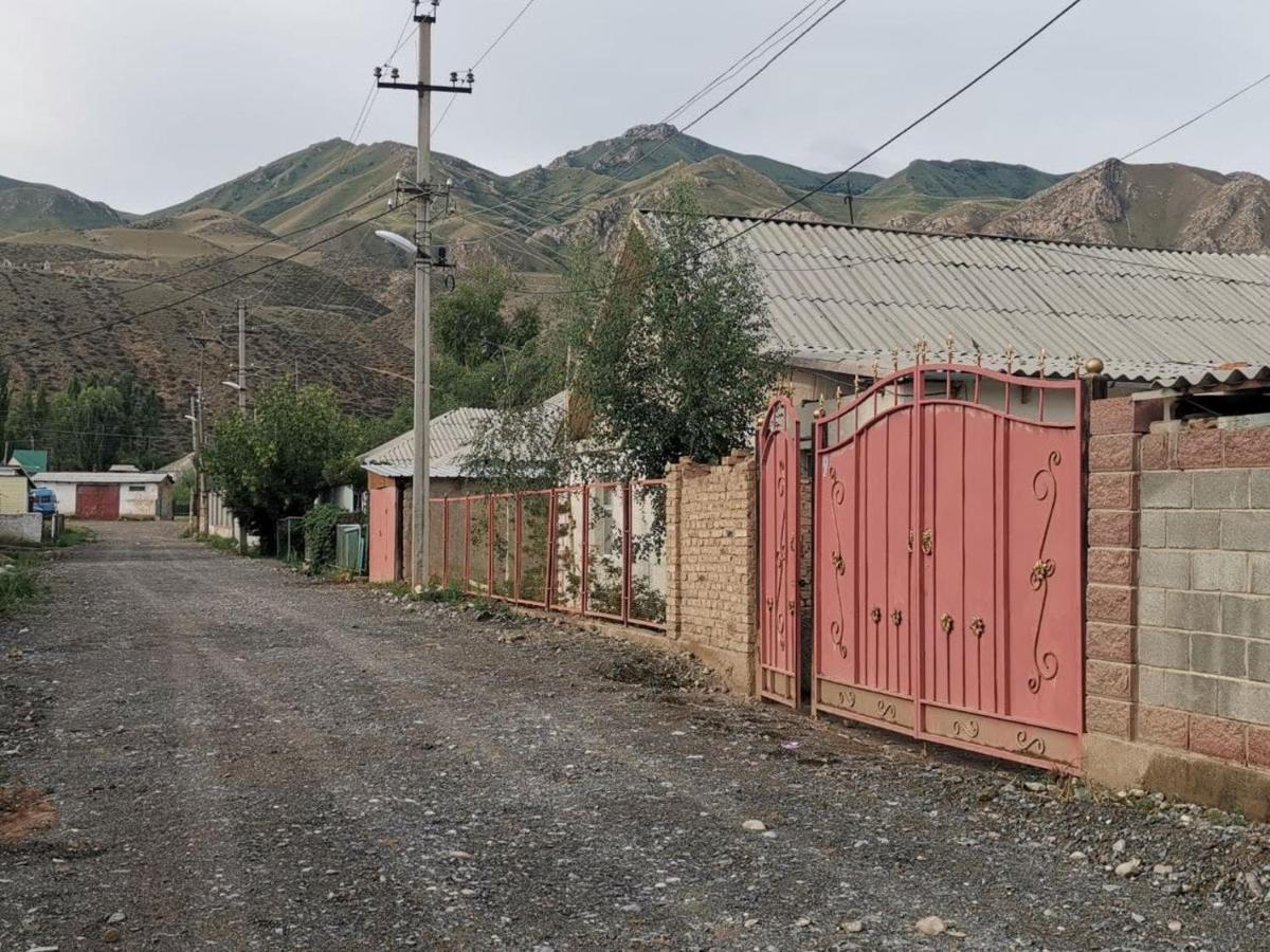 Naryn Guest House Екстер'єр фото
